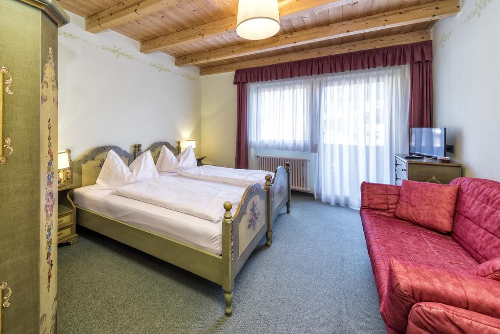 Hotel Brunella San Vigilio Di Marebbe Exterior photo